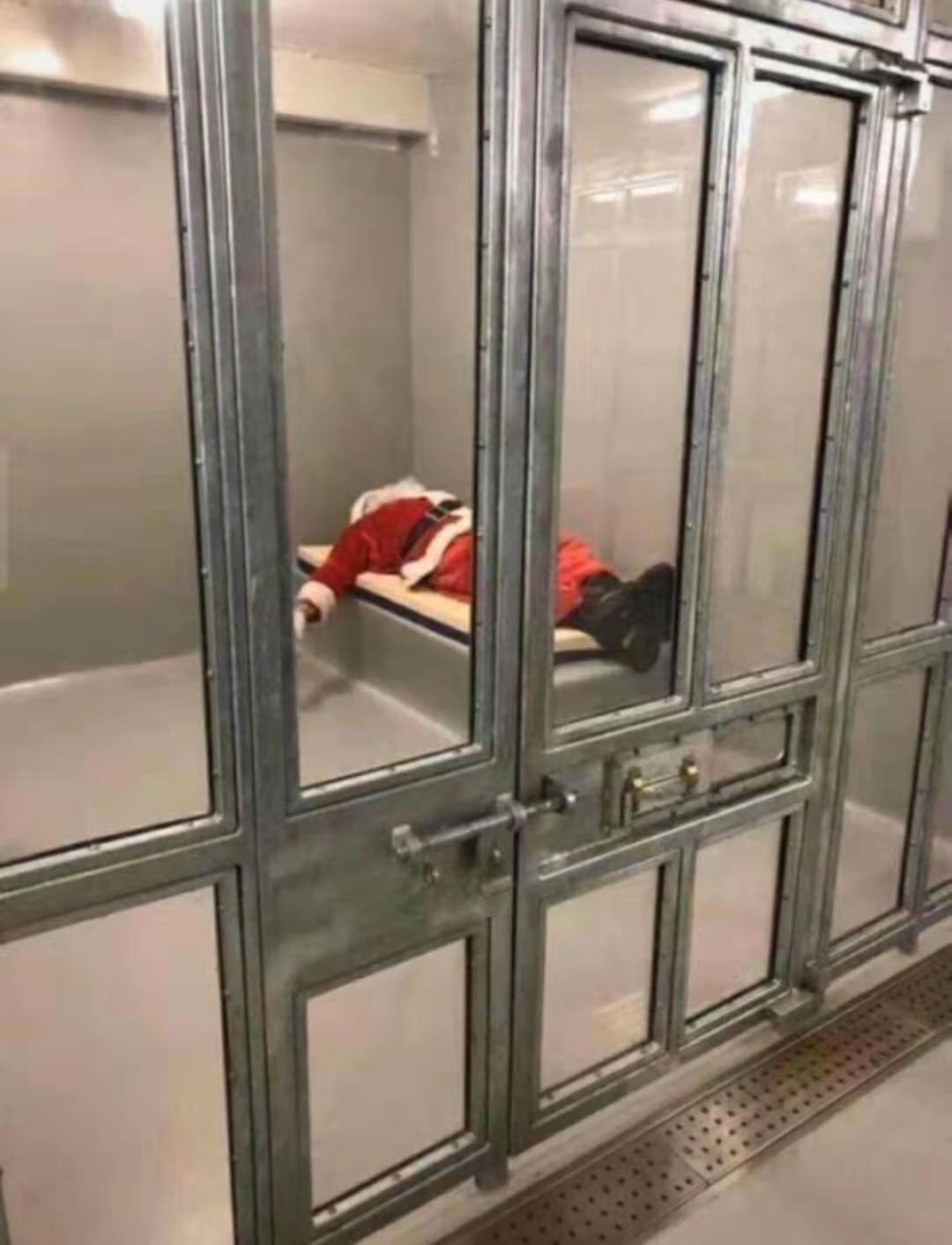 1610958637938619.jpg 圣誕老人被隔離.jpg