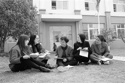 1681724714861114.jpg 如何提升幼兒園教師的幸福感.jpg